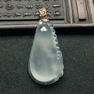 （超值推荐）冰玻种淡晴水福瓜挂件（金扣）