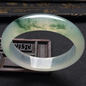 （超值推荐）冰种飘花手镯（58mm）
