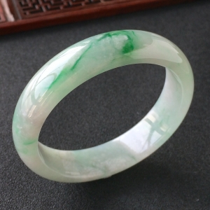 (超值推荐)糯冰种飘翠手镯(57mm)