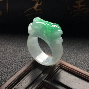 （超值推荐）糯冰种飘翠貔貅扳指