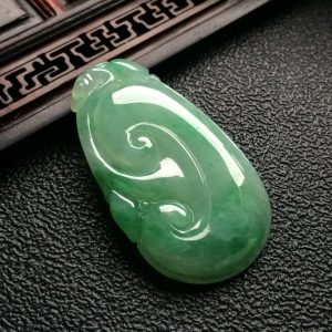 （超值推荐）糯冰种飘翠如意挂件