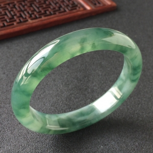 (超值推荐)冰种飘花手镯(58.5mm)