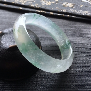 (超值推荐)冰玻种飘花手镯(56.5mm)