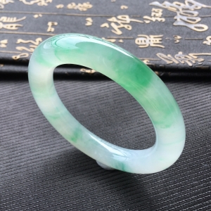 (超值推荐)冰种飘翠圆条手镯(56.8mm)