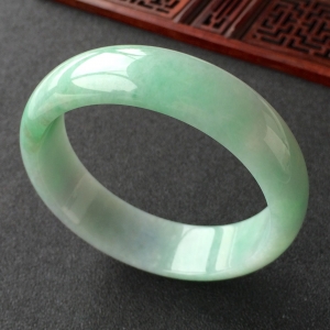 (超值推荐)糯冰种晴水飘花手镯(59.7mm)