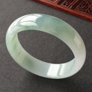 (超值推荐)糯冰种飘花手镯(59.7mm)