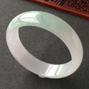 (超值推荐)糯冰种淡紫罗兰飘花手镯(58.2mm)
