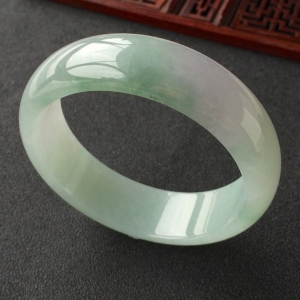 (超值推荐)糯冰种晴水飘花手镯(58.1mm)