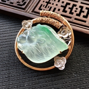 (超值推荐)冰种飘翠镶18k白金钻石齐天大圣胸坠