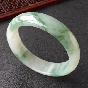 (超值推荐)糯冰种飘花手镯(58.7mm)
