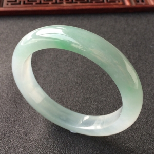 (超值推荐)冰种晴水略飘花手镯(56mm)