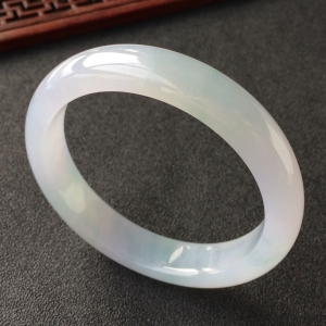 (超值推荐)糯冰种晴水手镯(54.8mm)