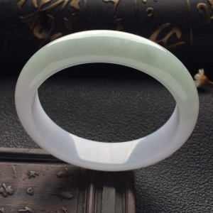 （超值推荐）糯冰种淡晴水手镯（53.3mm）