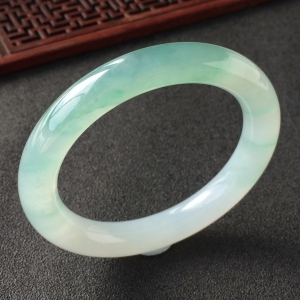 (超值推荐)糯冰种飘花圆条手镯(54mm)