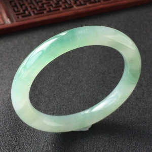 (超值推荐)糯冰种飘花圆条手镯(52.5mm)