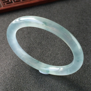 (超值推荐)冰种飘花圆条手镯(52.3mm)