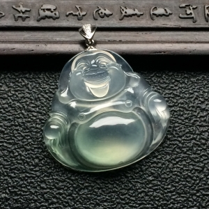 （超值推荐）冰玻种淡晴水玉佛挂件（金扣）