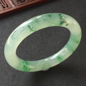 (超值推荐)糯冰种飘花圆条手镯(55.4mm)
