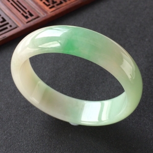(超值推荐)糯冰种晴水飘翠手镯(59.6mm)