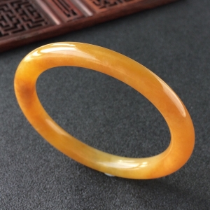(超值推荐)糯冰种黄翡圆条手镯(55.1mm)