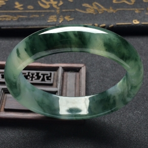 （超值推荐）冰种飘花手镯（58mm）