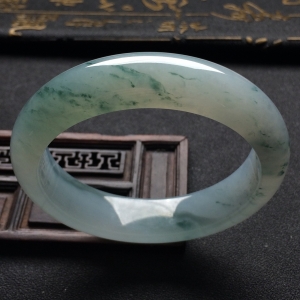 （超值推荐）糯冰种飘花手镯（56mm）