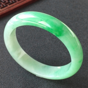 (超值推荐)糯冰种飘翠手镯(56.6mm)
