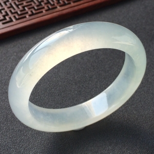 (超值推荐)冰种淡晴水手镯(56.7mm)