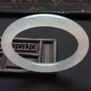 （超值推荐）冰种淡晴水圆条手镯（55.3mm）