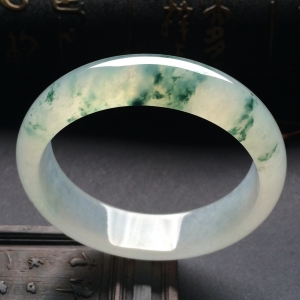 （超值推荐）糯冰种飘花手镯（56.2mm）