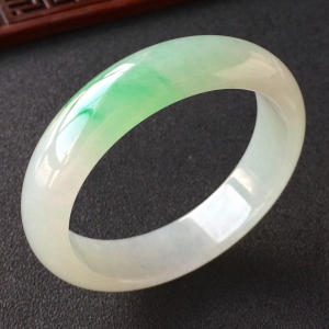 (超值推荐)糯冰种飘翠手镯(54mm)