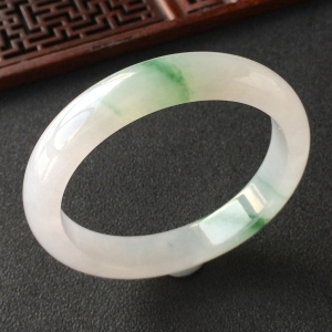 (超值推荐)糯冰种飘花手镯(53.8mm)