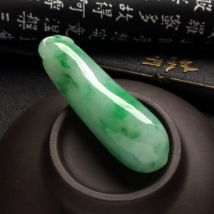 （超值推荐）糯冰种飘翠福瓜挂件