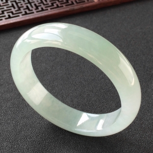 (超值推荐)糯冰种晴水手镯(58.3mm)