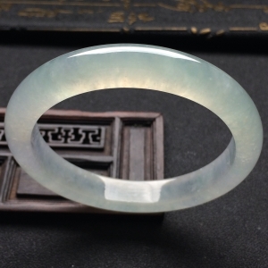 （超值推荐）冰种淡晴水手镯（56.3mm）