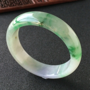 (超值推荐)糯冰种飘翠手镯(56.6mm)