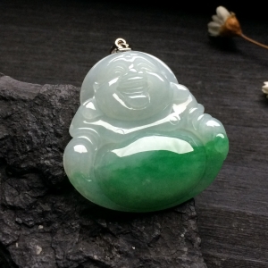 （超值推荐）糯冰种飘翠玉佛挂件（金扣）