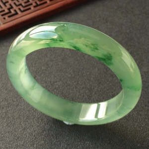 (超值推荐)冰种晴水飘花手镯(53.5mm)