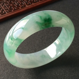 (超值推荐)糯冰种飘花手镯(59.8mm)