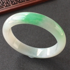 (超值推荐)糯冰种飘翠手镯(57.2mm)
