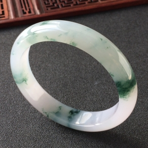 (超值推荐)糯冰种飘花手镯(58.8mm)