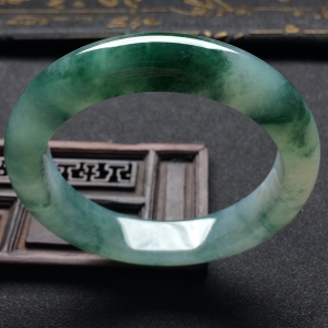 （超值推荐）糯冰种飘花手镯（53.1mm）