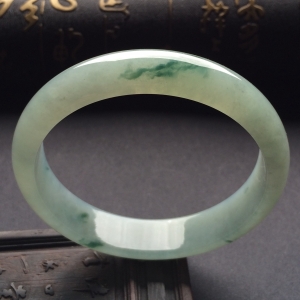 （超值推荐）糯冰种飘花手镯（61.1mm）