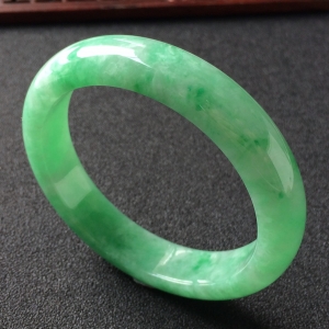 (超值推荐)糯冰种飘翠手镯(56mm)