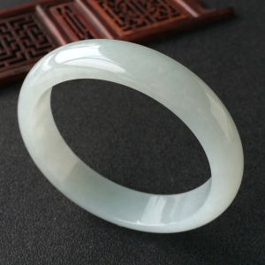 (超值推荐)糯冰种晴水手镯(58.5mm)