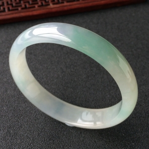 (超值推荐)糯冰种飘花手镯(58.3mm)