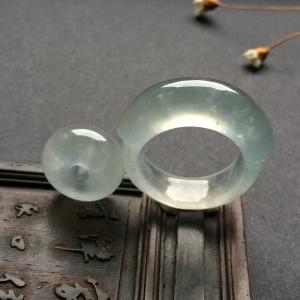 （超值推荐）冰玻种淡晴水马鞍指环/平安环挂件（一套）