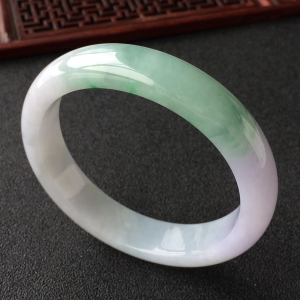 (超值推荐)糯冰种淡春带彩手镯(55.5mm)