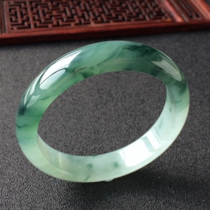 (超值推荐)糯冰种飘花手镯(54mm)
