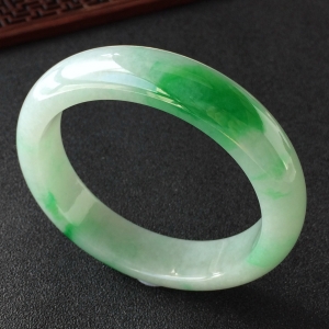(超值推荐)糯冰种飘翠手镯(58.7mm)